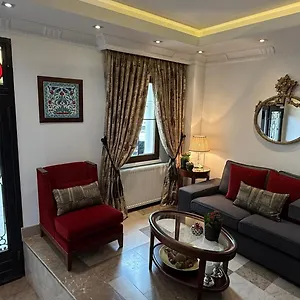 Four Doors Otel